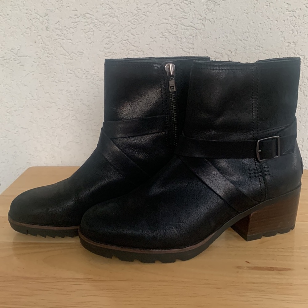 Sorel side zip black ankle boots with heel